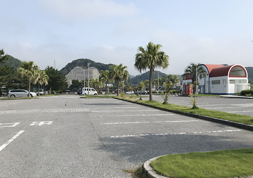 興津海浜公園駐車場はトイレもあり女性にもありがたい