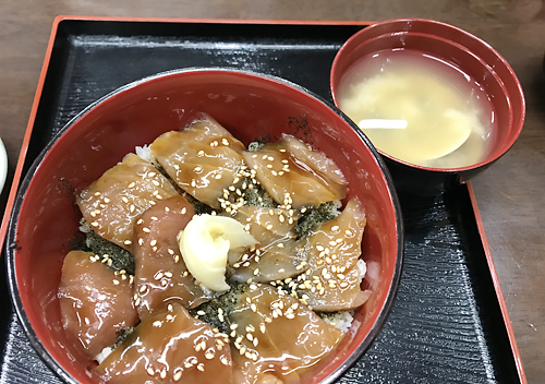 堤防釣り_千葉外房勝浦_お得で安い海鮮丼