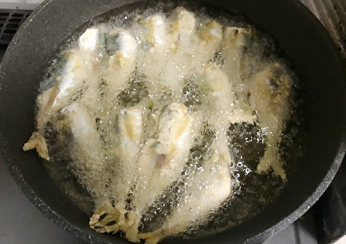 《釣り飯》小アジの唐揚げ（サビキ）