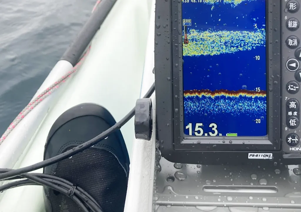 【内房カヤック/5月】大量のイワシが接岸/青物フィーバーに期待/本デックスPS-611CN2(魚探)水深