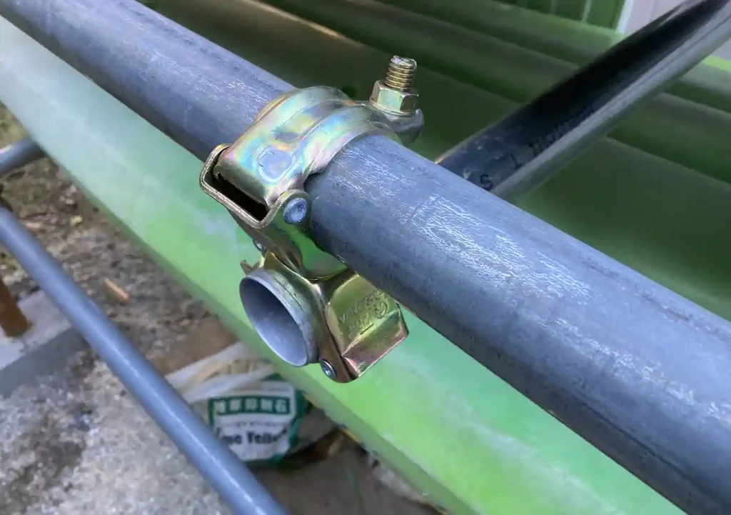 カヤック置き場の簡単DIY/プロフィッシュ/忍/ニモ/鉄パイプ単管/2台2段狭い場所でも設置可能