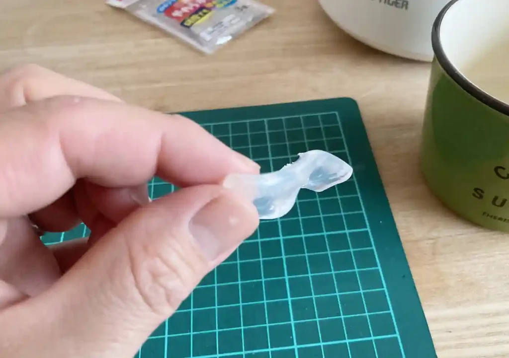 【カヤックDIY】魚探端子コネクタカバーを自作／おゆまる（おゆプラ）／ホンデックスPS-611CN2／純正品代用パーツ